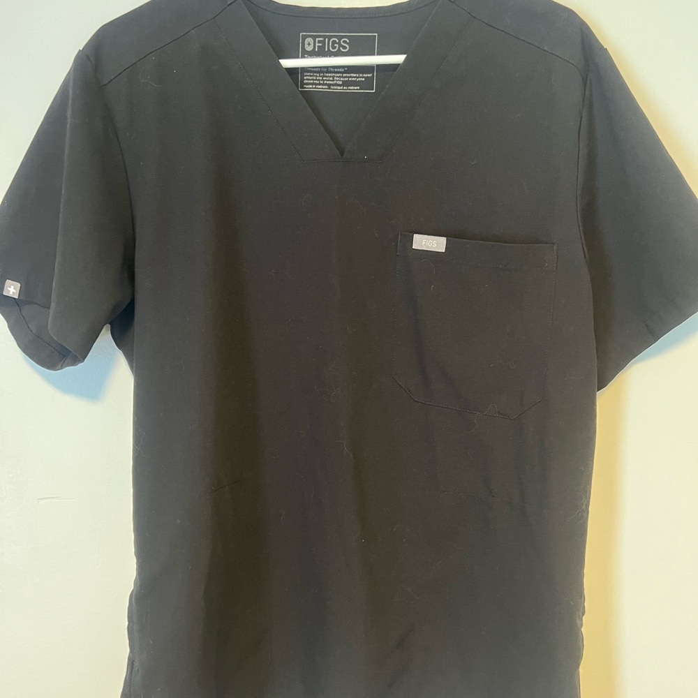Figs Men's Short Sleeve Black V-Neck Tee